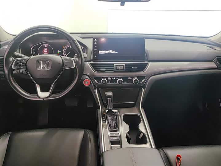 Фото 12 - Honda Accord