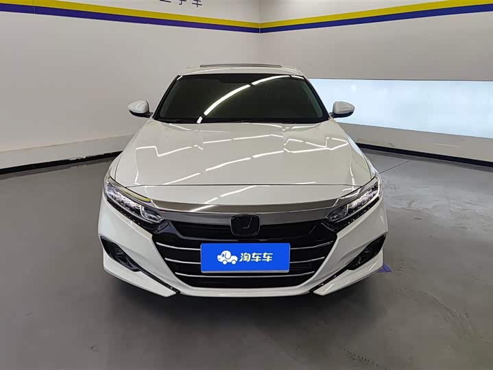 Фото 2 - Honda Accord