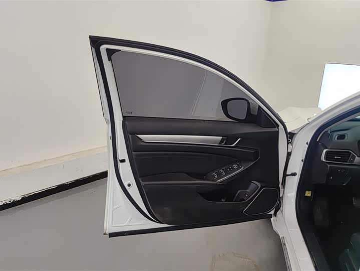 Фото 7 - Honda Accord