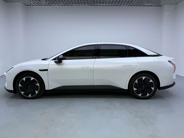 Фото 4 - XPeng Mona M03