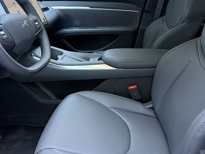 Фото 5 - XPeng Mona M03