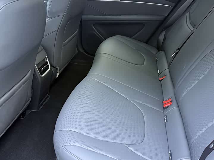 Фото 6 - XPeng Mona M03