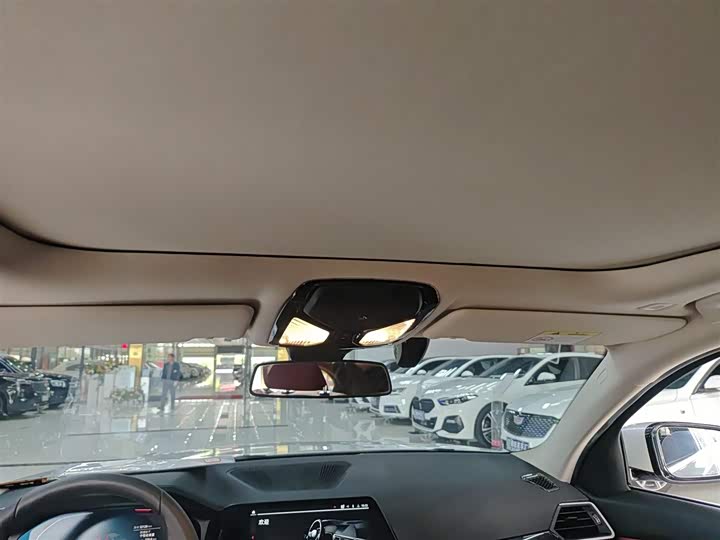 Фото 18 - BMW 3 Series