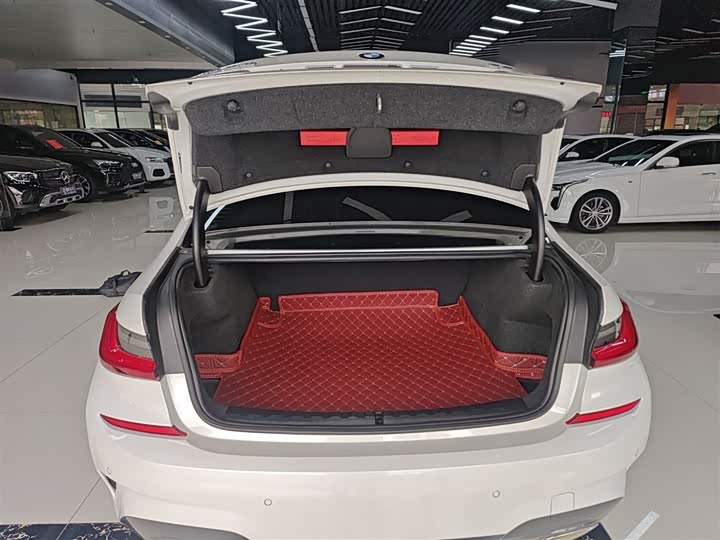 Фото 19 - BMW 3 Series