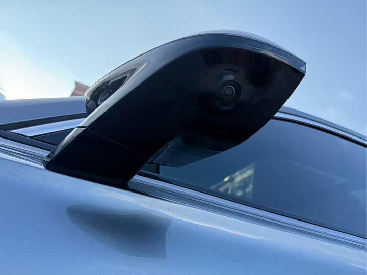 Фото 10 - Roewe RX5