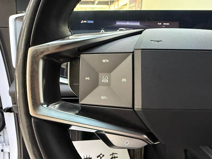 Фото 10 - HiPhi Y