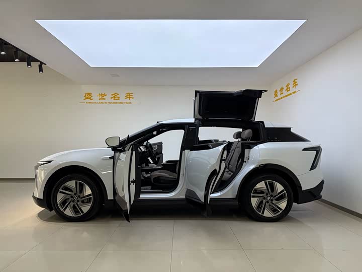 Фото 16 - HiPhi Y