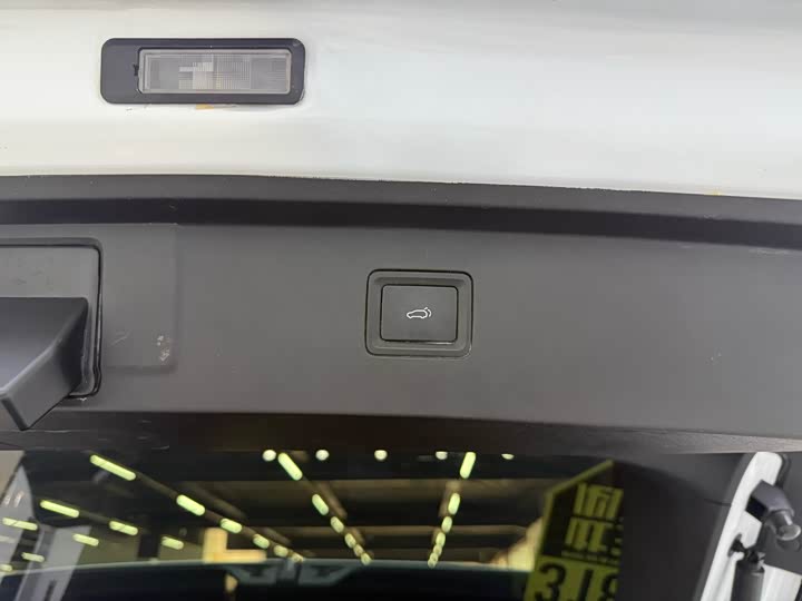 Фото 18 - HiPhi Y