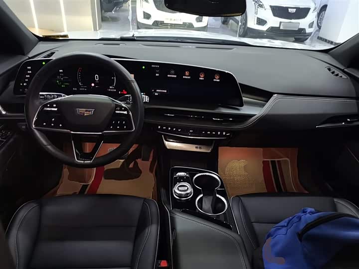 Фото 10 - Cadillac GT4