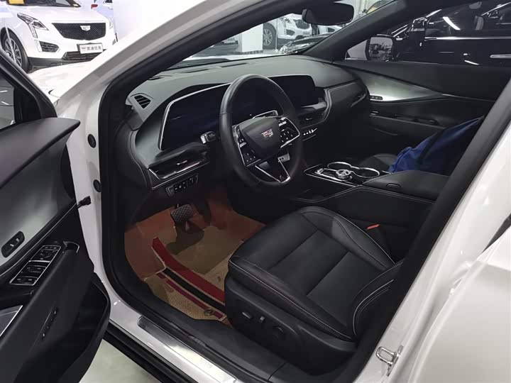 Фото 16 - Cadillac GT4