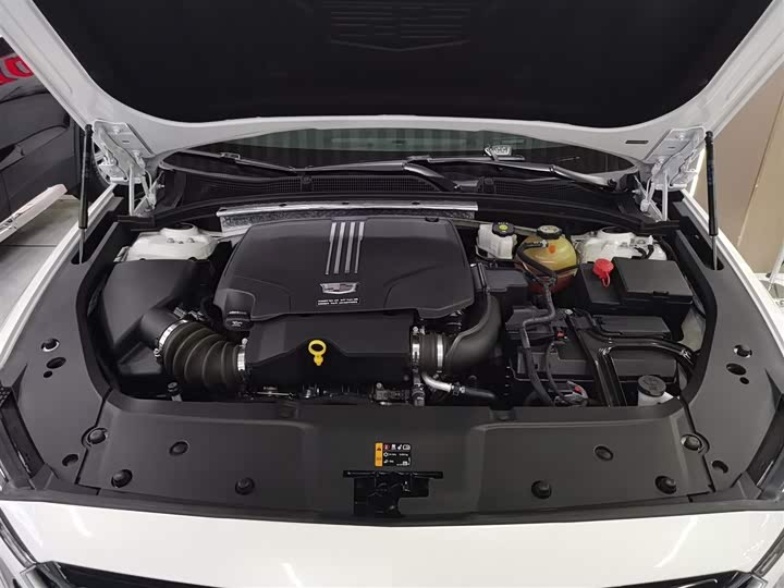 Фото 20 - Cadillac GT4