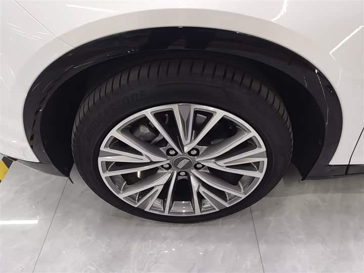 Фото 23 - Cadillac GT4