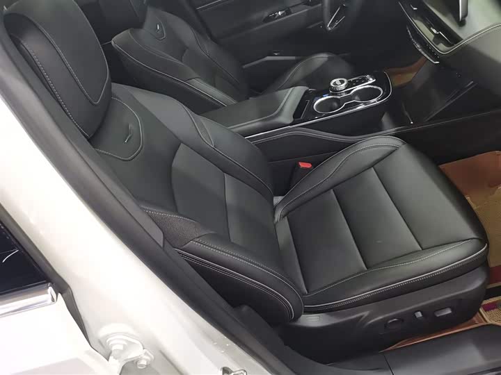 Фото 25 - Cadillac GT4