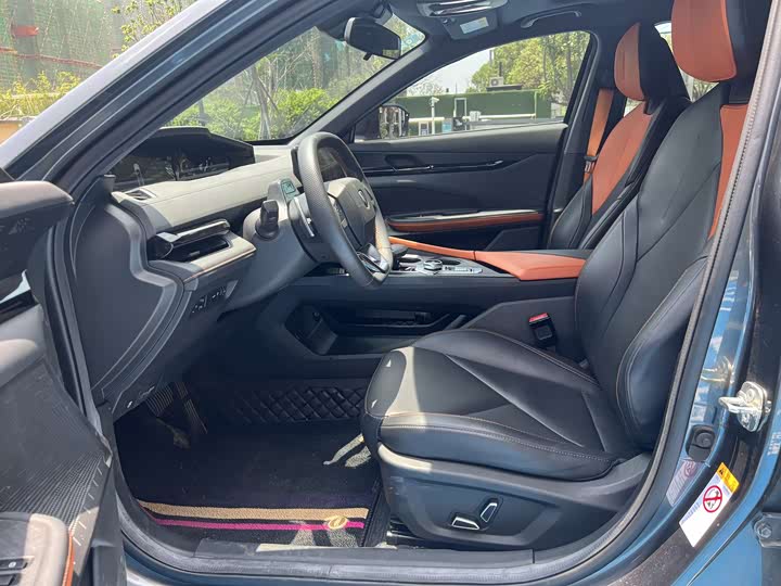 Фото 10 - Changan UNI-V