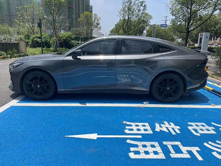 Фото 4 - Changan UNI-V