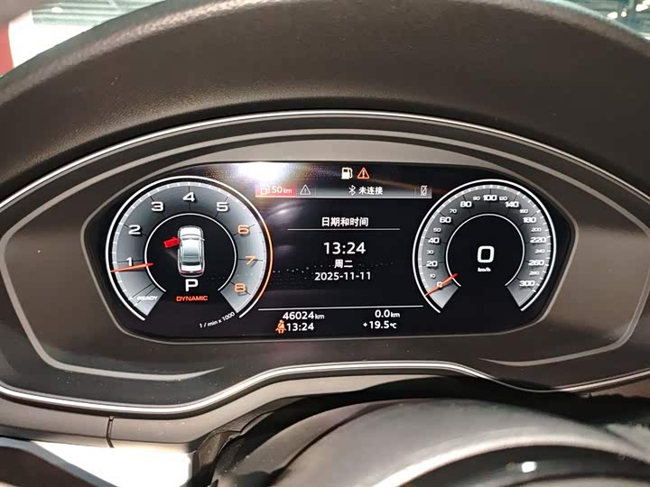 Фото 12 - Audi A4L