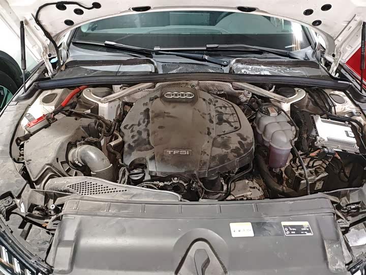 Фото 20 - Audi A4L