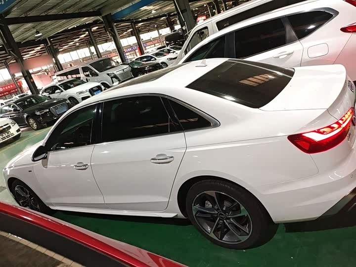 Фото 5 - Audi A4L