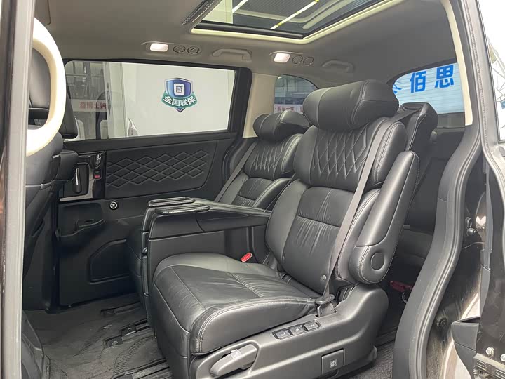 Фото 12 - Honda Elysion