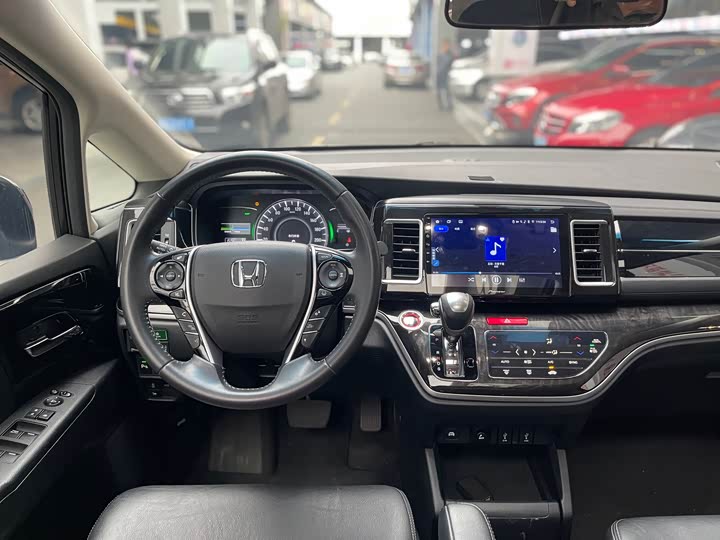 Фото 16 - Honda Elysion