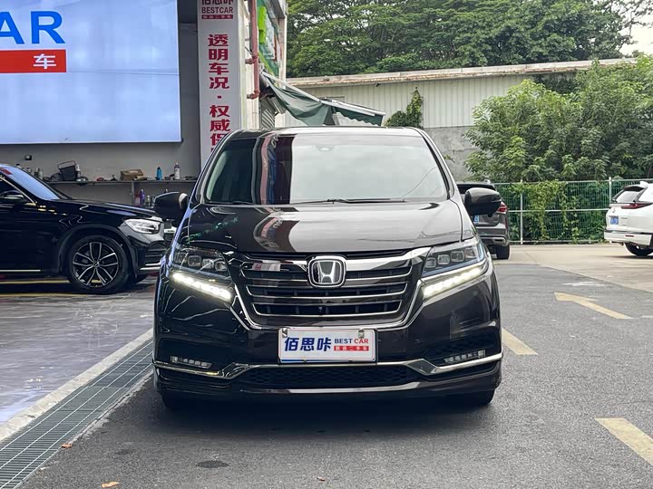 Фото 2 - Honda Elysion