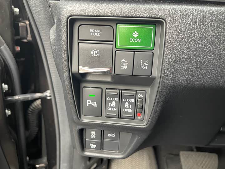 Фото 20 - Honda Elysion