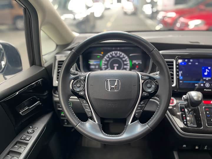 Фото 21 - Honda Elysion