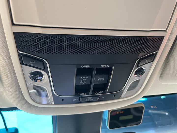 Фото 25 - Honda Elysion