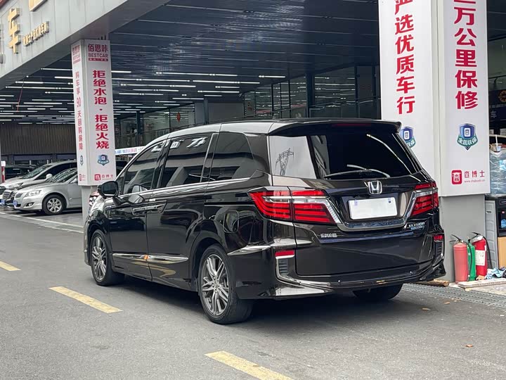 Фото 29 - Honda Elysion