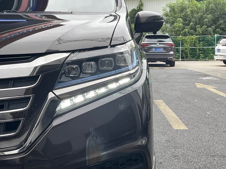 Фото 6 - Honda Elysion