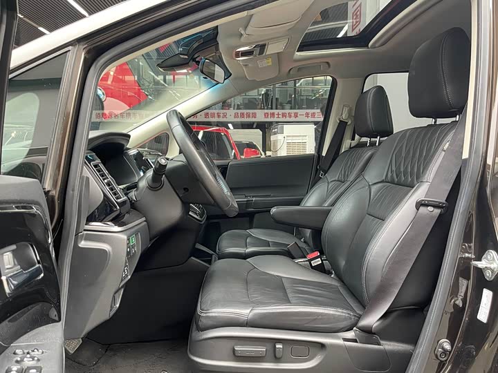 Фото 9 - Honda Elysion