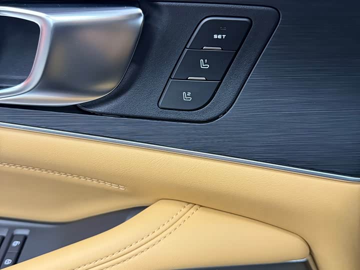 Фото 12 - Changan UNI-K