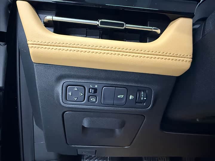 Фото 20 - Changan UNI-K