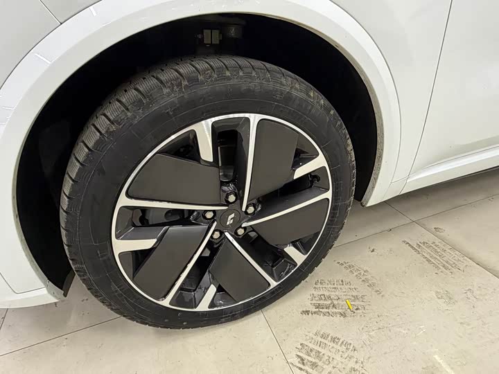 Фото 10 - LiXiang L8