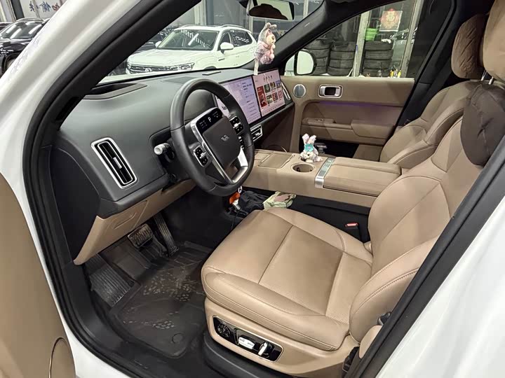 Фото 11 - LiXiang L8