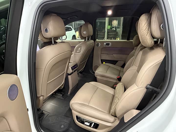 Фото 13 - LiXiang L8