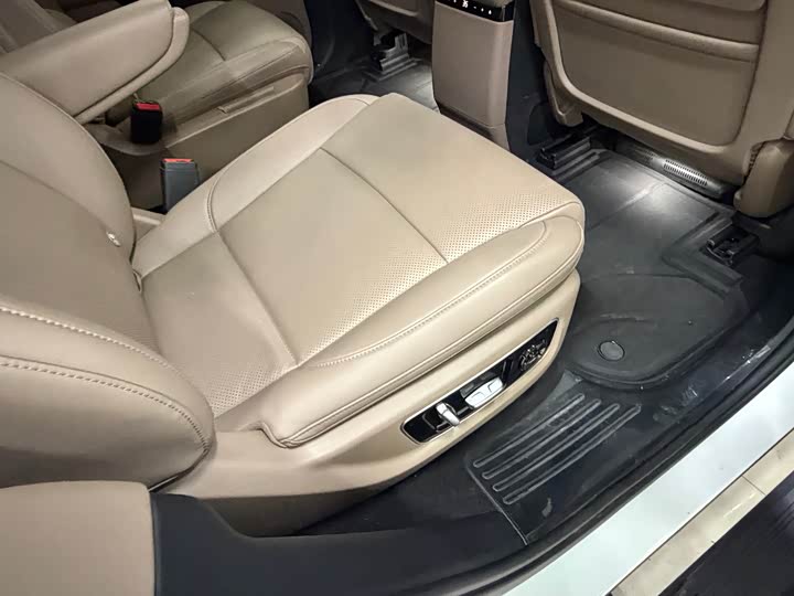 Фото 20 - LiXiang L8