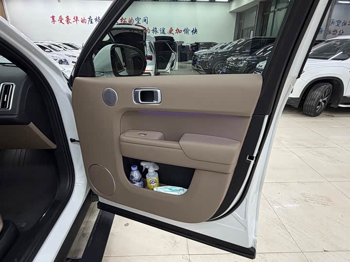 Фото 23 - LiXiang L8