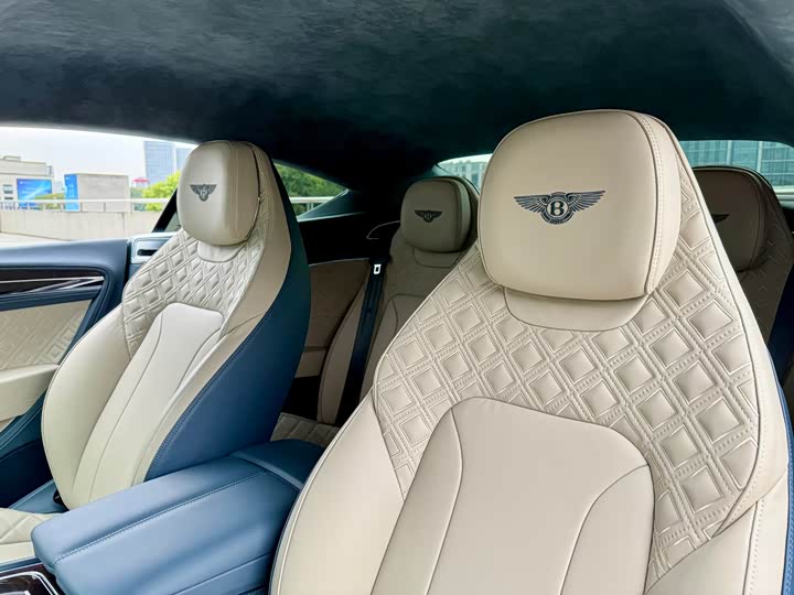 Фото 16 - Bentley Continental GT