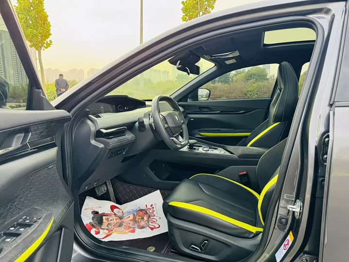 Фото 5 - Changan UNI-V