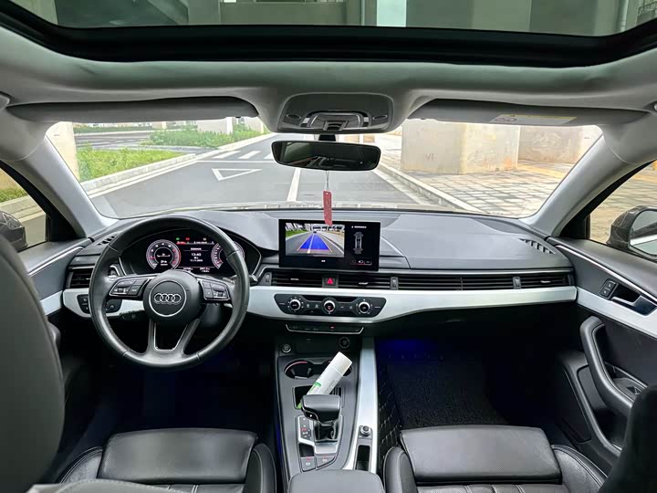 Фото 10 - Audi A4L