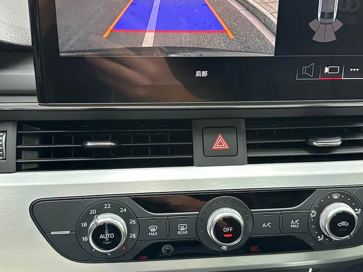 Фото 16 - Audi A4L