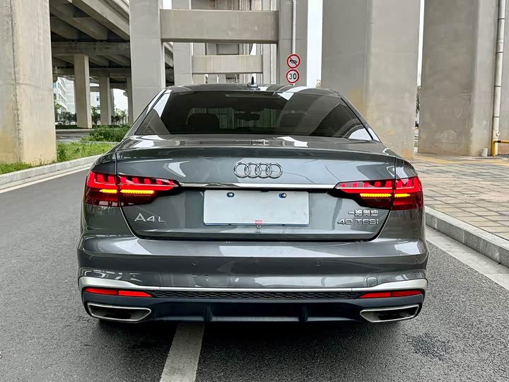 Фото 4 - Audi A4L