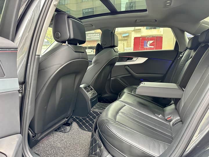 Фото 9 - Audi A4L