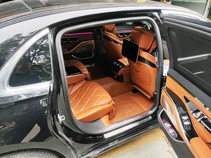 Фото 10 - Mercedes-Benz Maybach S-Class