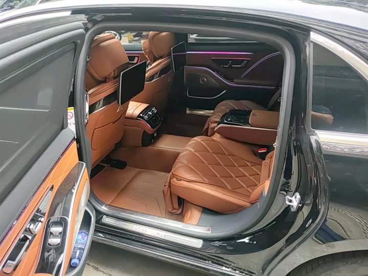 Фото 7 - Mercedes-Benz Maybach S-Class