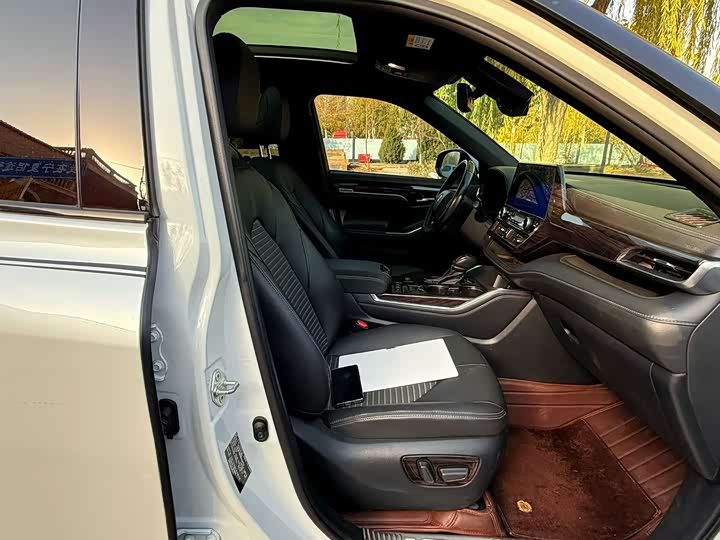 Фото 4 - Toyota Crown Kluger