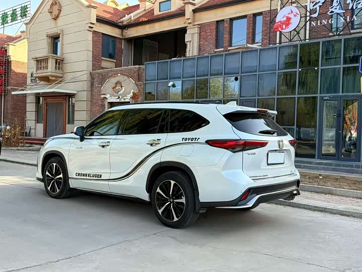 Фото 7 - Toyota Crown Kluger