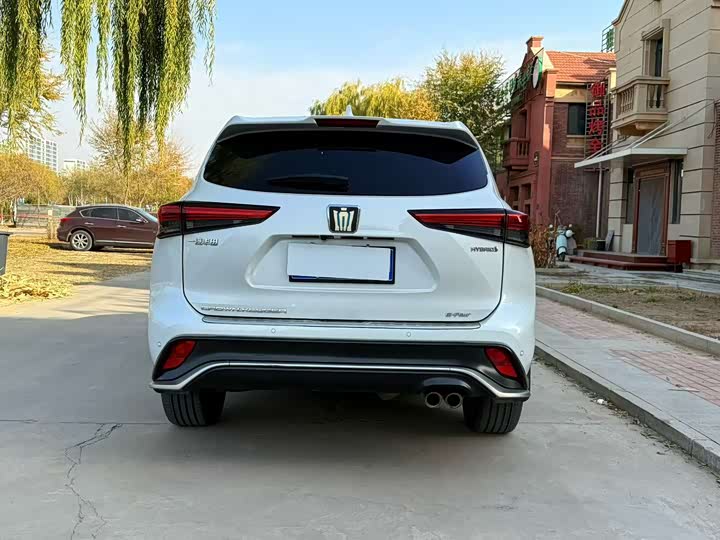 Фото 9 - Toyota Crown Kluger