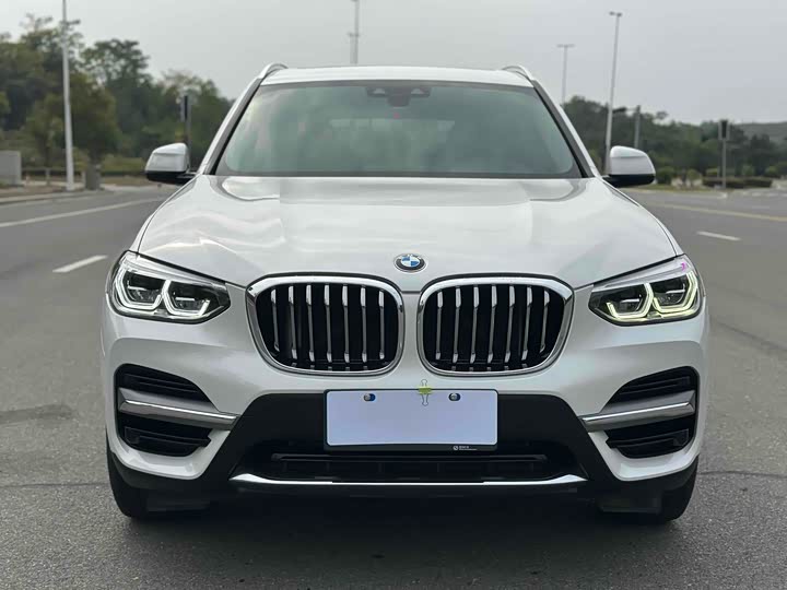 Фото 2 - BMW X3